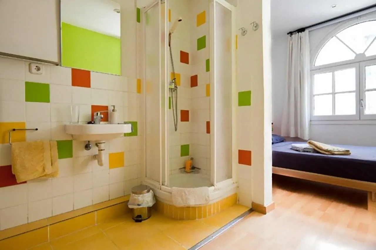 La Casa De Laura Nisia B&B Barcelona